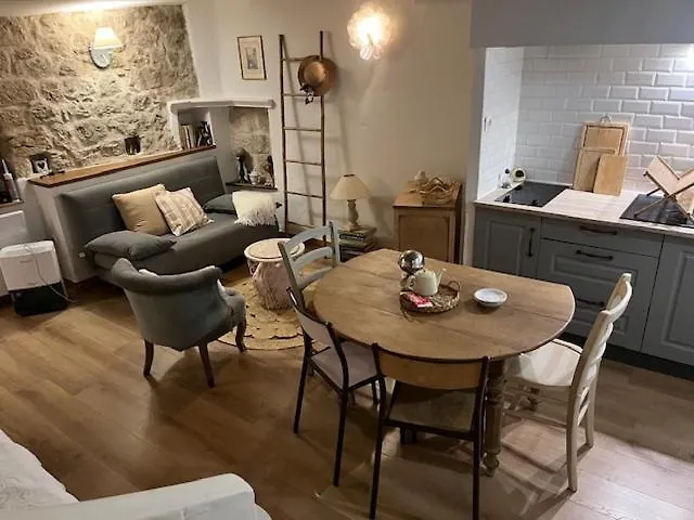 Appartement Cosy Dans Le Centre Historique De Vence