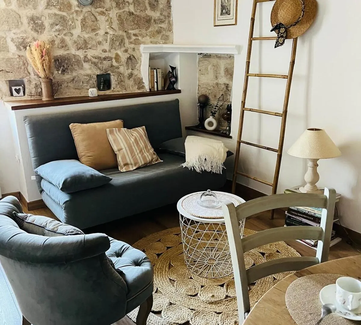 Appartement Cosy Dans Le Centre Historique De Vence Apartment